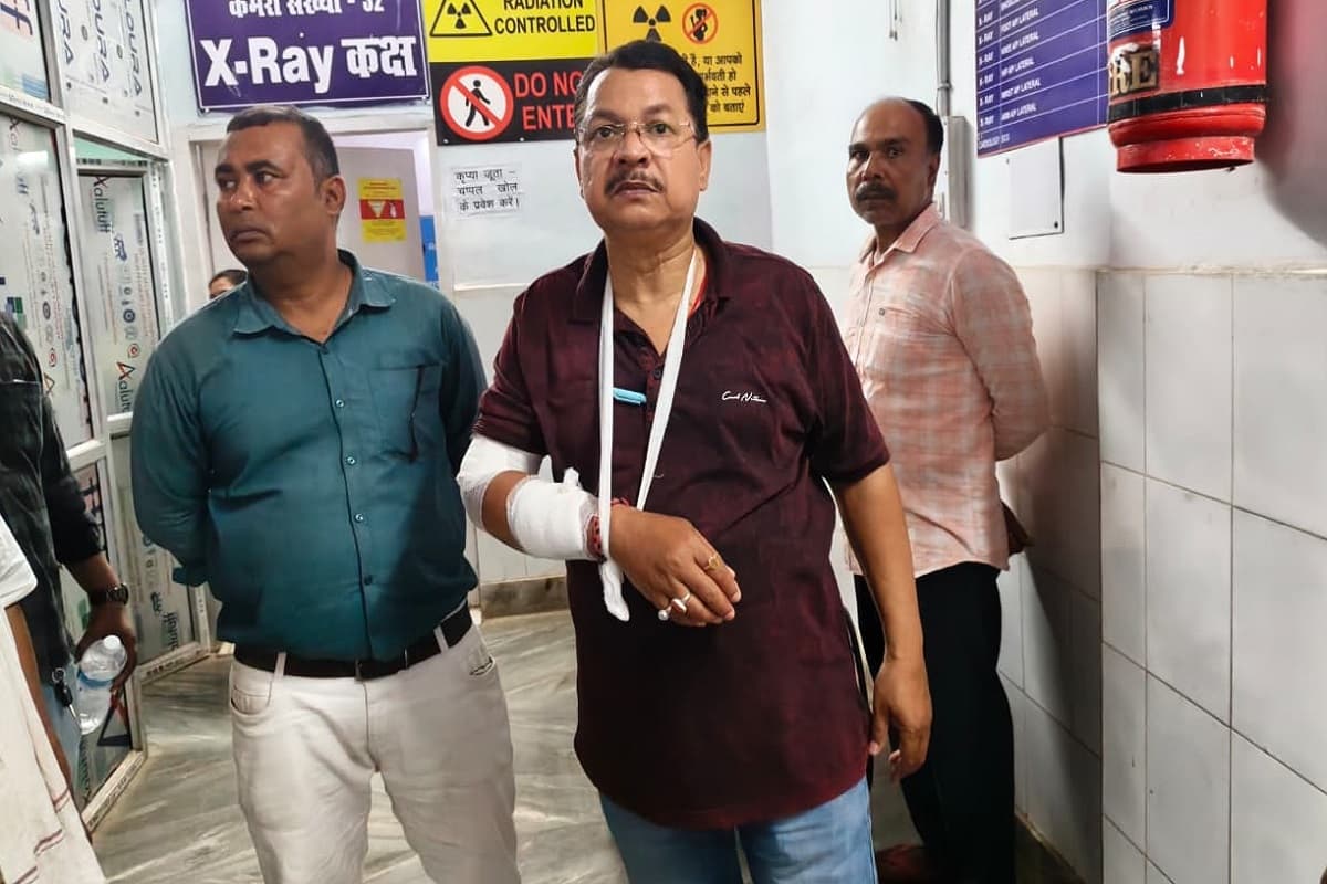 महागामा में पूर्व विधायक के निजी सहायक पर जानलेवा हमला, सदर अस्पताल में इलाज जारी