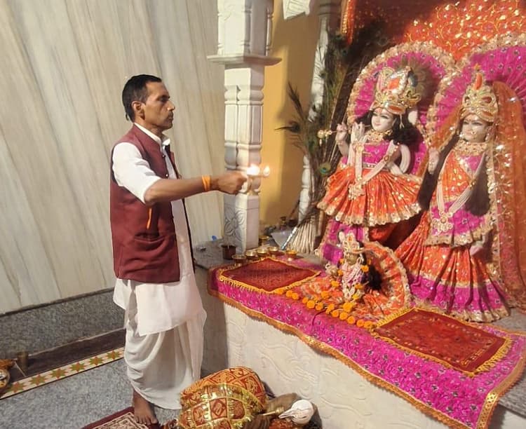 Nawada News: नवादा शहर में आज : योगाभ्यास सहित साई मंदिर में संध्या आरती का आयोजन