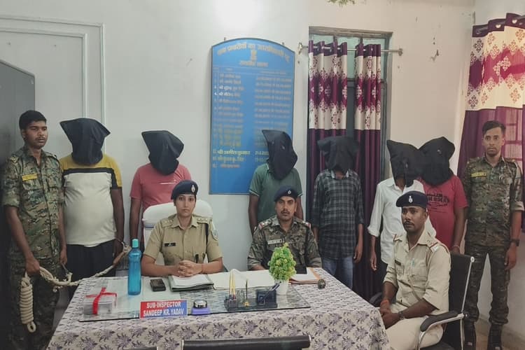 गुमला की रायडीह पुलिस को मिली कामयाबी, डकैती की करने से पहले धरा गए 6 अपराधी