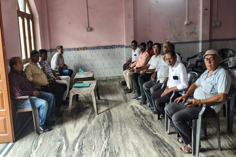 हजारीबाग में कारोबार को आसान बनाने के लिए टैक्स डिपार्टमेंट की पहल, कारोबारियों किया जागरूक