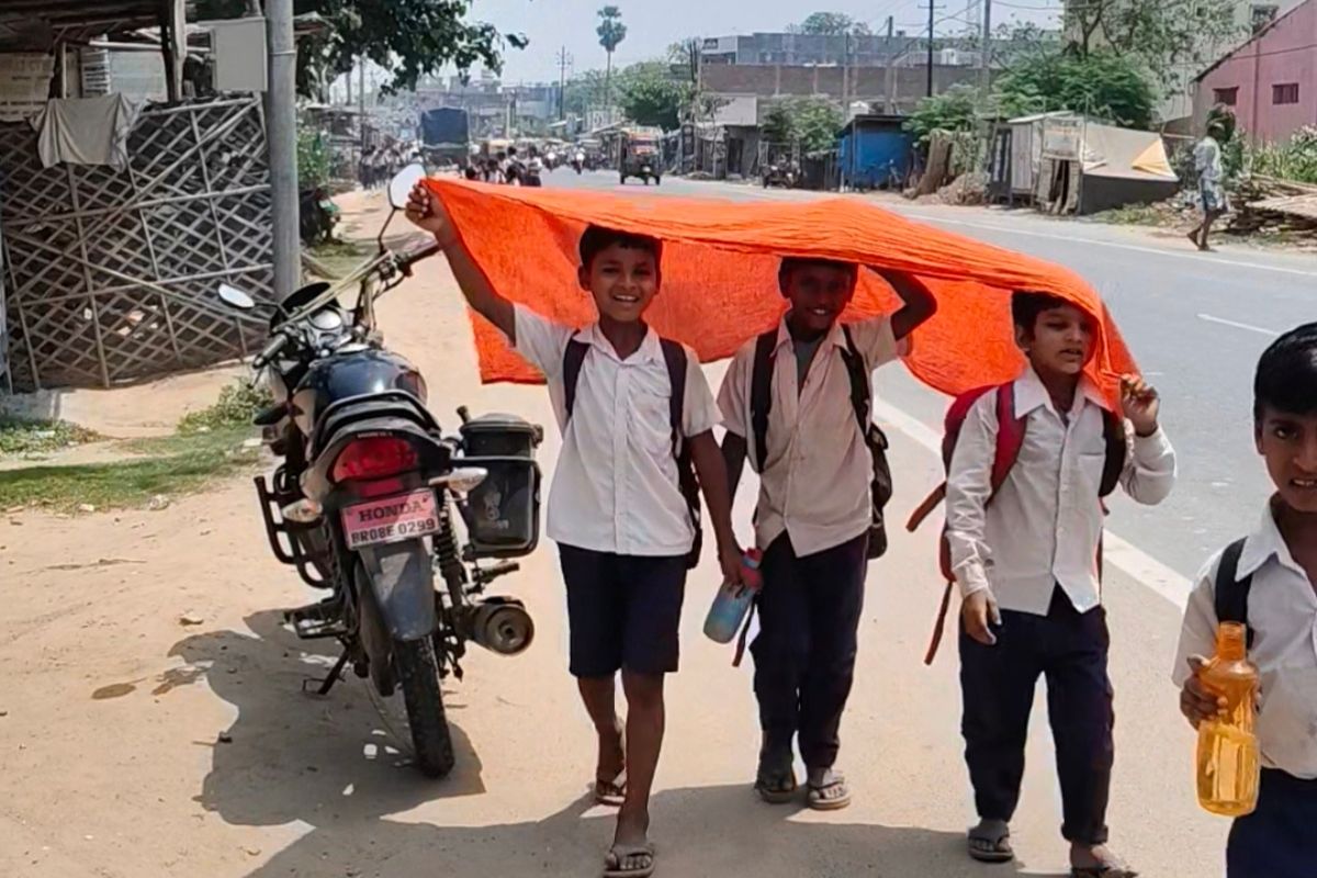 लखीसराय में 41 डिग्री तापमान से लोग बेहाल, दोपहर में सड़कों पर पसरा सन्नाटा
