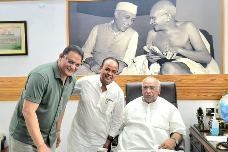 झारखंड के मंत्री इरफान अंसारी ने मल्लिकार्जुन खरगे को सौंपी रिपोर्ट, मिली खास सलाह