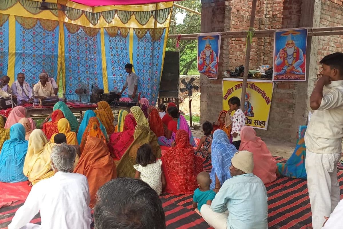 सुपौल में भव्य झांकी में गूंजे मानवता और समानता के संदेश, संतों ने दिया सामाजिक समरसता का मंत्र