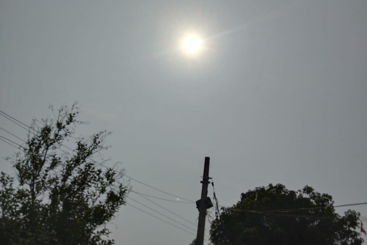 लखीसराय में धूप के बीच चल रही ठंडी हवा, दोपहर बाद फिर बढ़ सकती है गर्मी