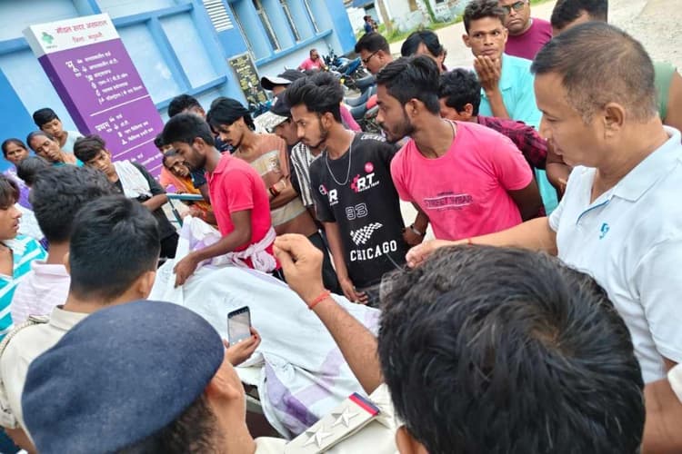 मधुबनी: बिजली करंट की चपेट में आने से युवक की मौत, सदर अस्पताल पर लापरवाही का आरोप
