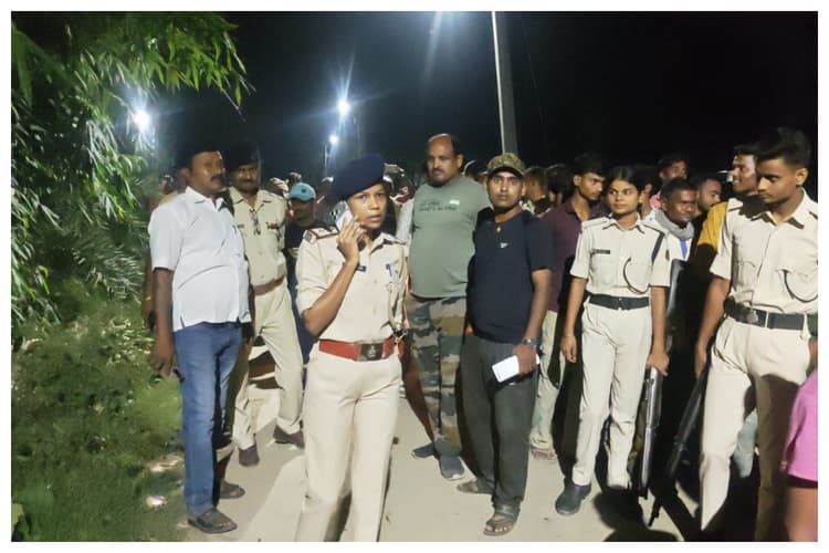Madhubani News: झंझारपुर में बिना नंबर के ट्रैक्टर का तांडव, ट्रैक्टर जब्त