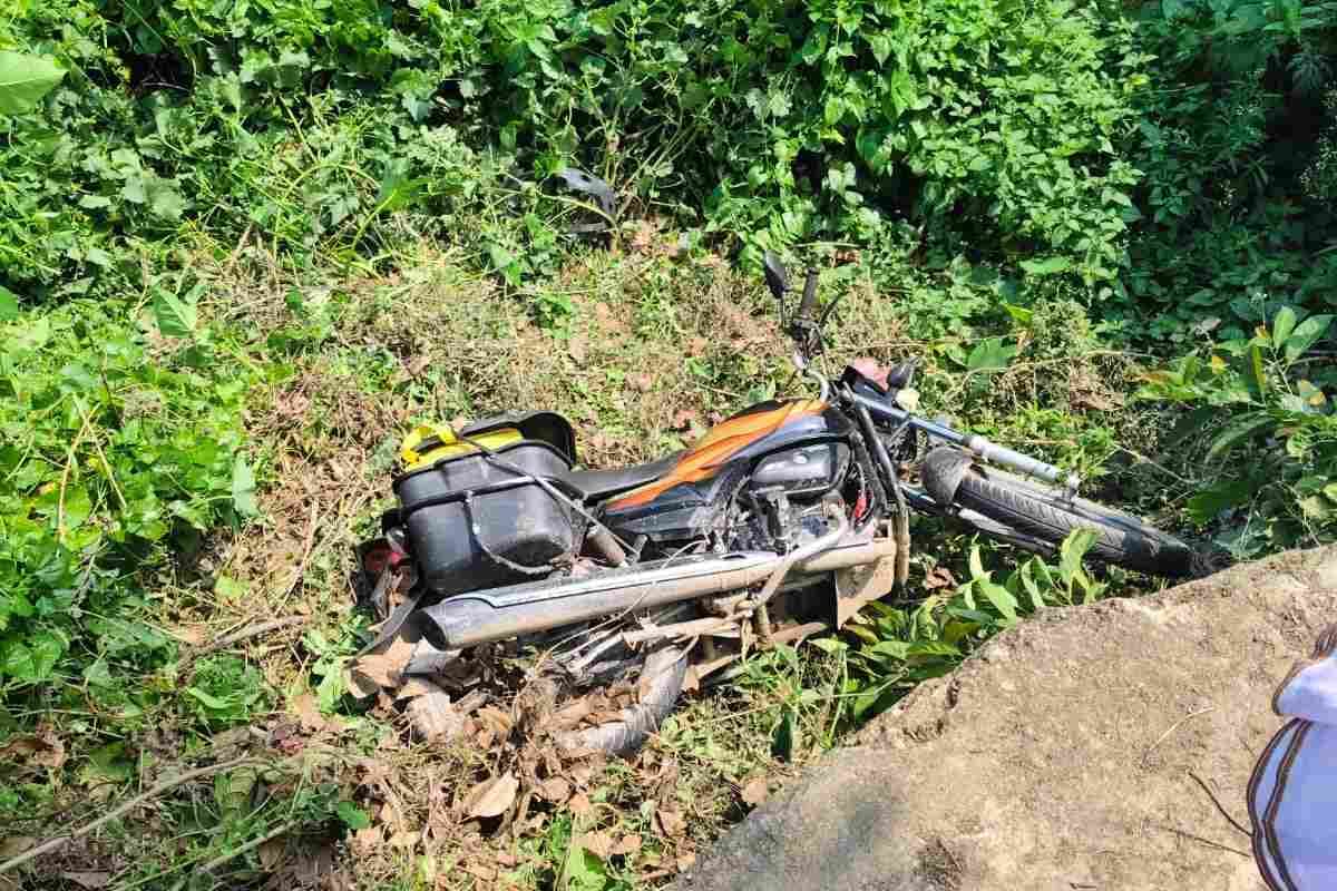 Madhubani News: कैथाही चौक के पास नहर में गिरा युवक, पुलिया के गलत निर्माण पर ग्रामीणों का आक्रोश
