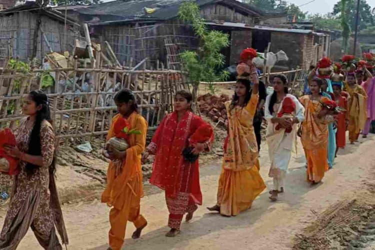 मधुबनी: राम जानकी मंदिर में नवाह संकीर्तन यज्ञ का शुभारंभ, पूरे गांव में भक्तिमय माहौल
