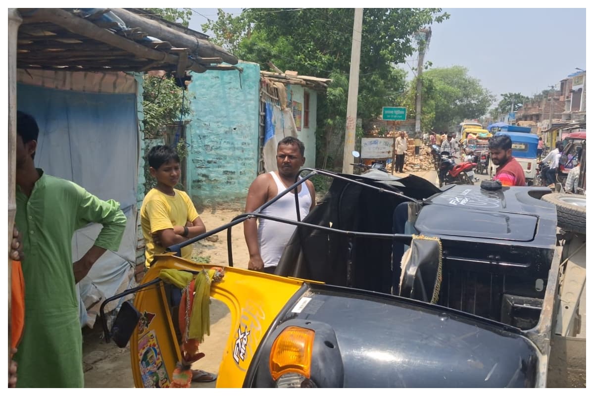 Madhubani news arer road accident youth death dhakjari grameen bank