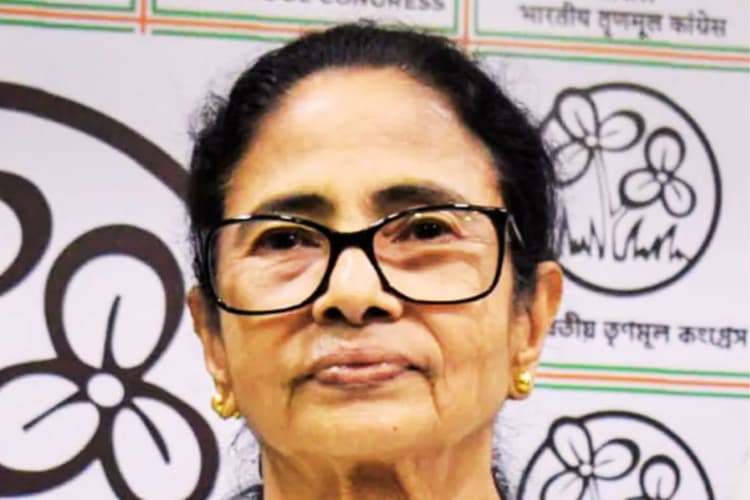 ममता बनर्जी की पहली प्रतिक्रिया- काउंटिंग सेंटर में हमारे लोगों को रोका गया, घर के बाहर लगे जय श्रीराम के नारे
