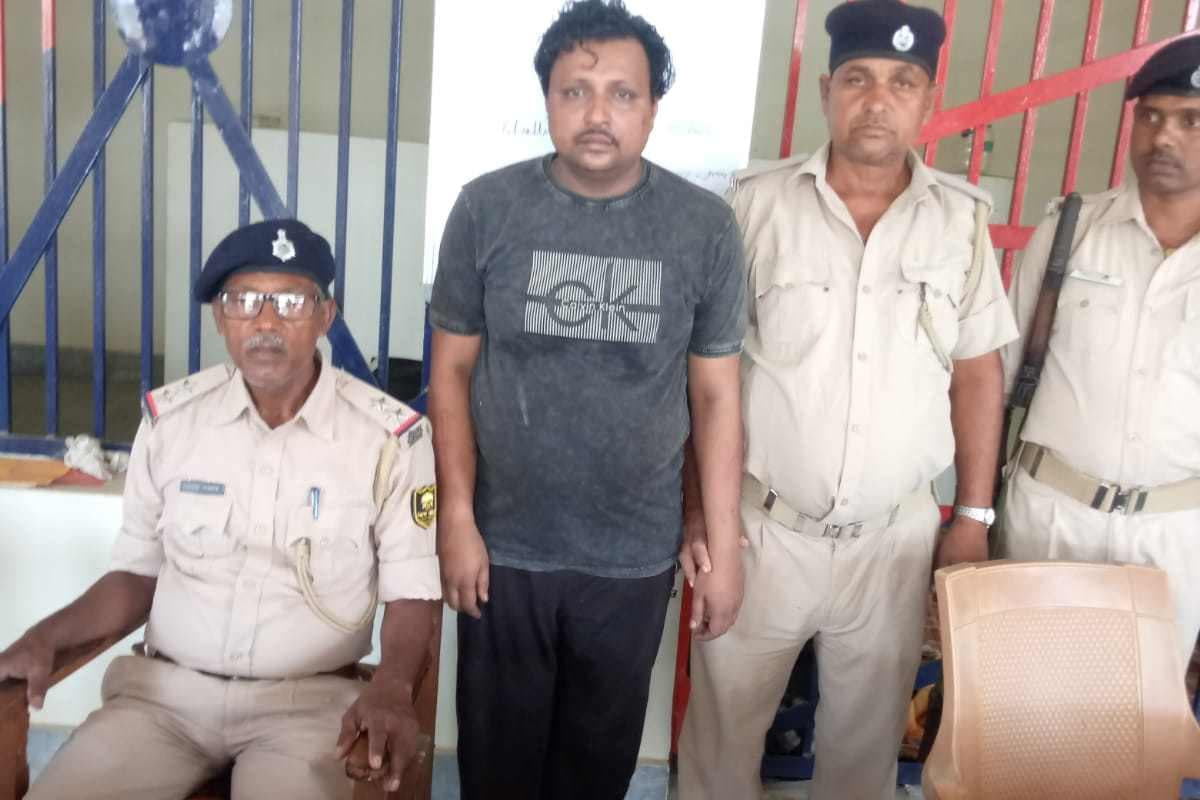 मोतिहारी : अंतरराष्ट्रीय जाली नोट नेटवर्क का भंडाफोड़, नेपाल-बांग्लादेश से जुड़े हैं दया शंकर के तार
