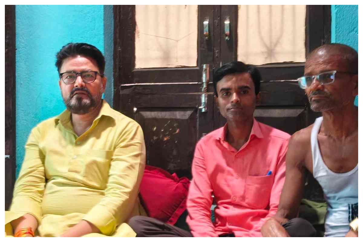 Motihari News: पीएम मोदी के 134वें संस्करण से चंपारण में उत्साह, मन की बात सुनने उमड़े स्थानीय ग्रामीण
