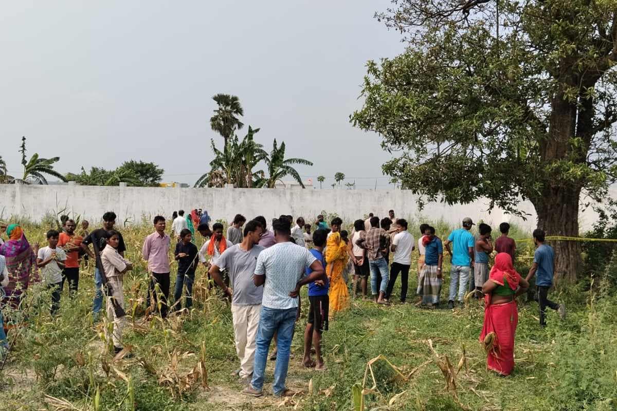 मोतिहारी: मक्के के खेत से लापता युवक का शव बरामद, एफएसएल टीम ने जुटाए साक्ष्य