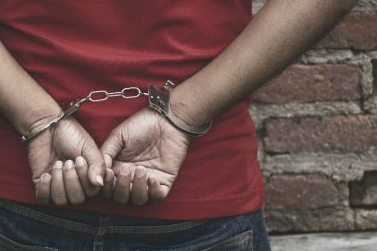 Motihari News: बड़ी कार्रवाई: अपराध की साजिश रचते चार बदमाश गिरफ्तार, दो पिस्टल और 10 कारतूस बरामद