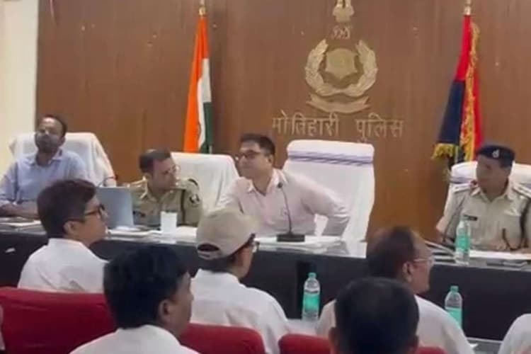 मोतिहारी: क्राइम कंट्रोल को लेकर बड़ी बैठक, लंबित मामलों में तेजी लाने का निर्देश