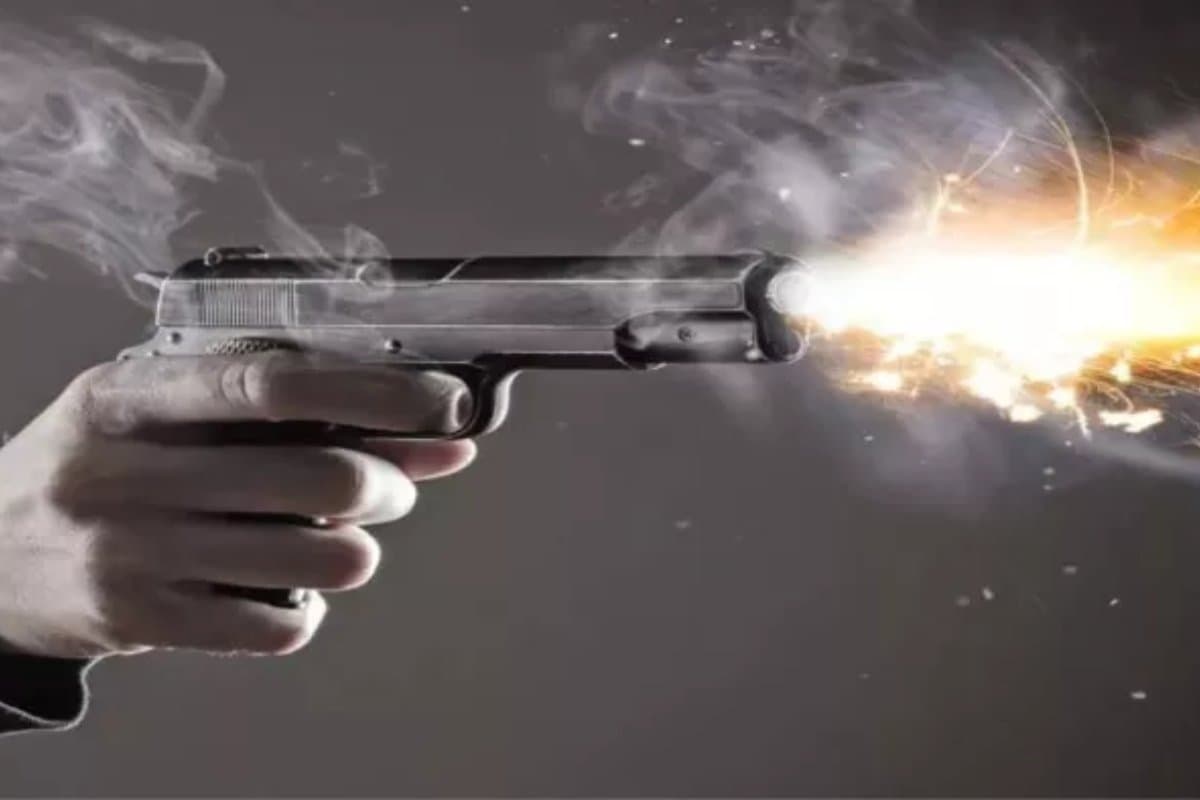 Motihari: केसरिया बाजार में गल्ला व्यवसायी से 2 लाख की लूट, हवाई फायरिंग