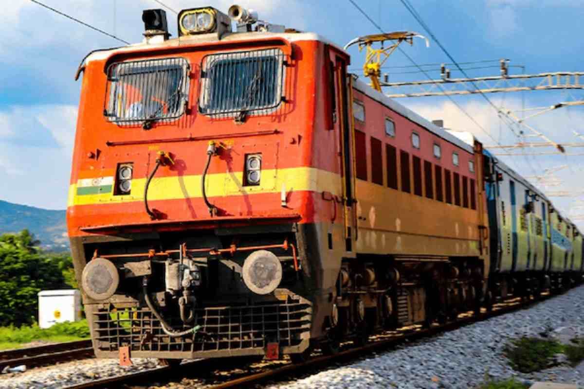 मोतिहारी: रक्सौल से तिरूपति के बीच सीधी ट्रेन सेवा शुरू, यात्रियों का लंबा इंतजार खत्म