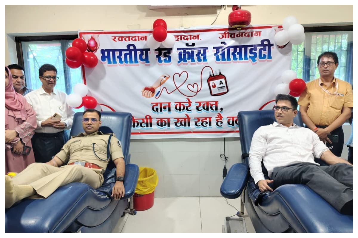 Motihari News-red-cross-day-blood-donation-camp-dm-sp-plantation-drive-new