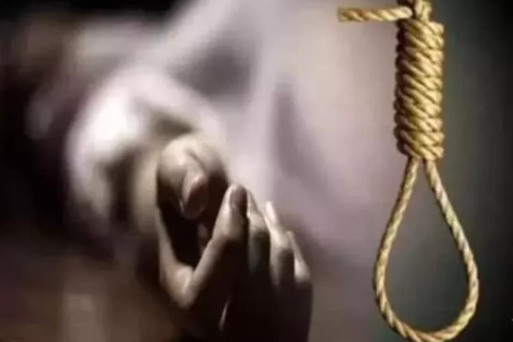 Muzaffarpur: लीची गाछी से लटका मिला नाबालिग का शव, पूछताछ में जुटी पुलिस