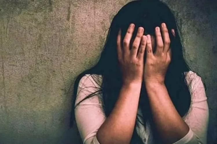 Muzaffarpur: चलती बस में छात्रा से छेड़खानी, कंडक्टर ने 2.5 घंटे तक किया टॉर्चर