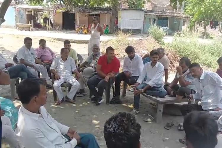 मुजफ़्फरपुर: महवल औद्योगिक क्षेत्र में सीमेंट फैक्ट्री के खिलाफ एकजुट हुए लोग, बुलाई महापंचायत
