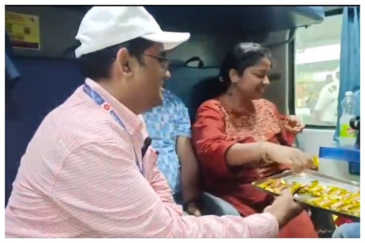 Muzaffarpur News: चॉकलेट के साथ स्वच्छता की सीख, पूर्व मध्य रेल मंडलों में दिखेगा अनूठा अंदाज