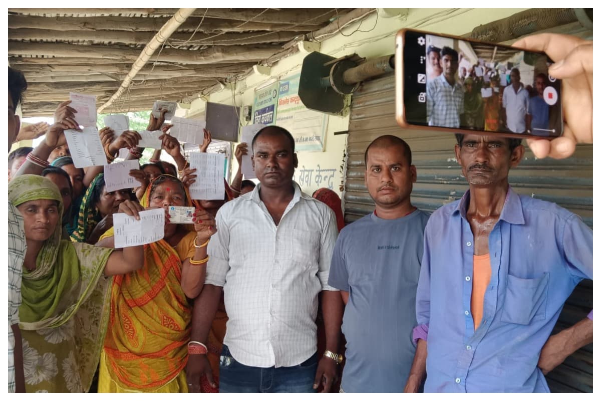 Muzaffarpur News: केवाईसी के नाम पर खाते से साफ कर दिए गए लाखों रुपये