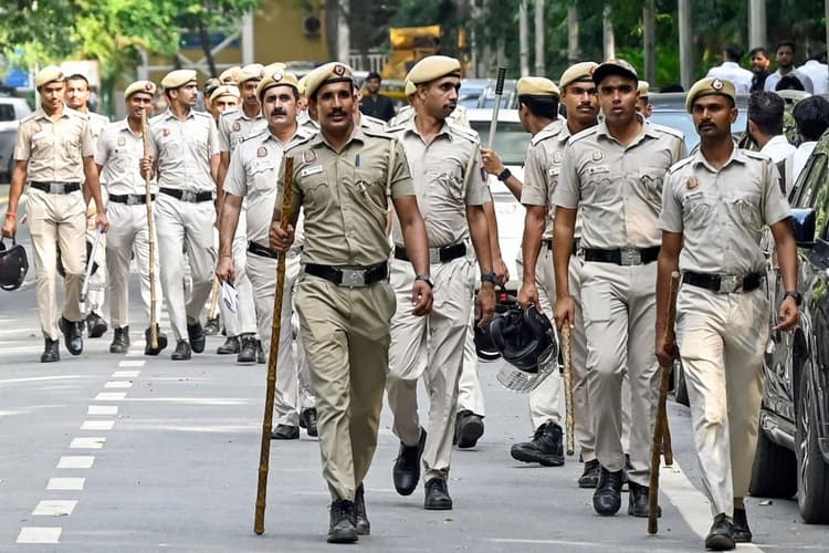 Nawada News : 30 साल पुराने मामले का फरार वारंटी गिरफ्तार