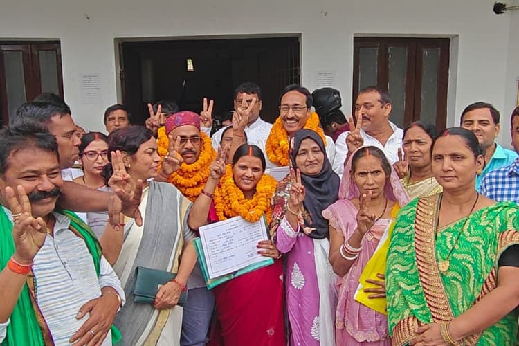 जहानाबाद नगर परिषद चुनाव परिणाम घोषित : संजय यादव निर्विरोध निर्वाचित, रश्मि और संजीव ने बड़े अंतर से मारी बाजी