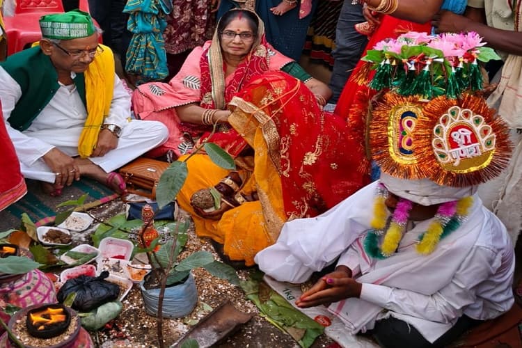डॉ कौशल और मुखिया पूनम ने अनाथ बेटी का कराया विवाह, अब तक 22 कन्याओं का कर चुके हैं कन्यादान
