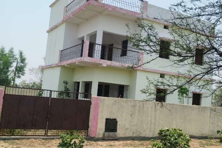 पलामू में लाखों से बने तहसील कचहरी भवन बंद, ग्रामीण परेशान