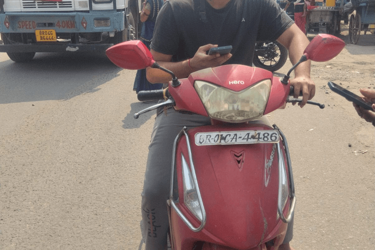 पटना में 17 चालान पेंडिंग होने पर स्कूटी जब्त, इंश्योरेंस और पॉल्यूशन भी फेल