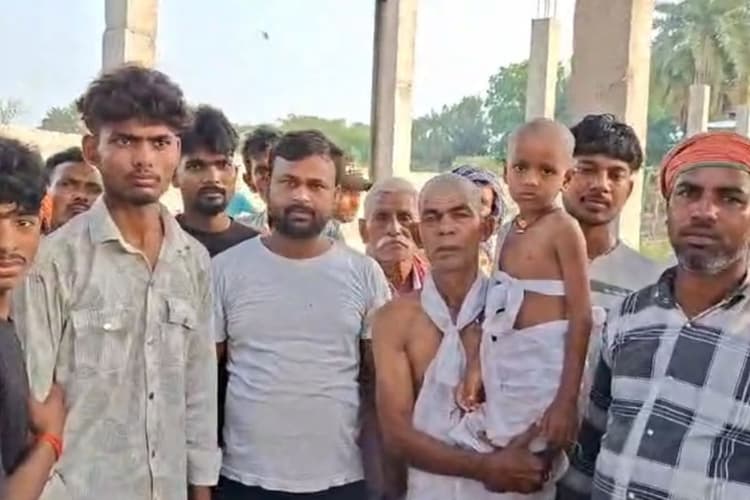गोरखपुर में सड़क हादसे गुरुआ के युवक की दर्दनाक मौत, 3 साल के बेटे ने किया अंतिम संस्कार