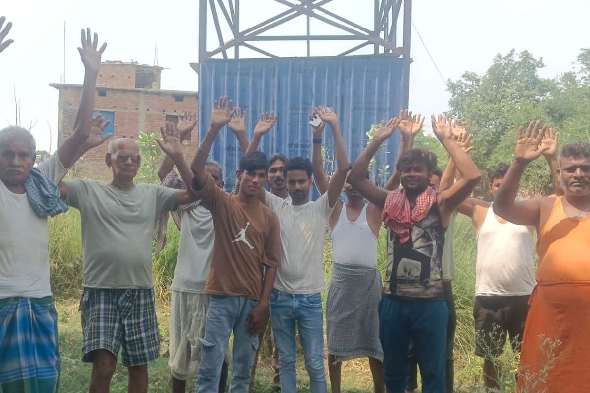 सीवान में हर घर नल-जल योजना फेल, पानी के लिए सड़क पर उतरे ग्रामीण, PHED के खिलाफ प्रदर्शन