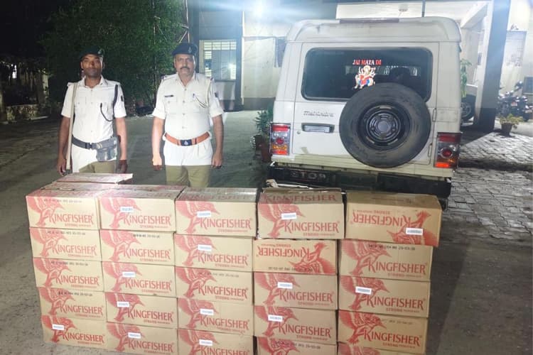 गुरुआ में शराब की बड़ी खेप बरामद, बोलेरो से 720 बोतल किंगफिशर शराब जब्त, तस्कर फरार