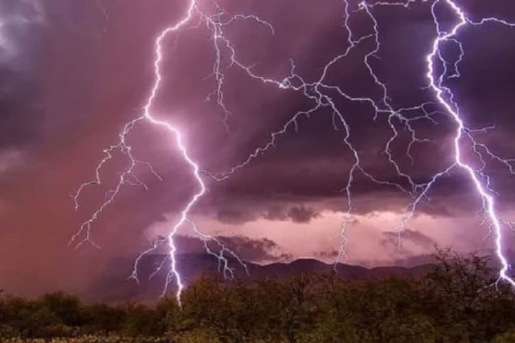 गया में ठनका से युवक की मौत मामले में यूडी केस दर्ज, परिजनों को मिली आर्थिक सहायता