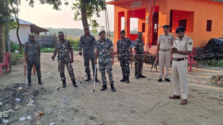 पूर्णिया में बंधकों को छुड़ाने गयी पुलिस टीम पर हमला, 37 नामजद और 200 अज्ञात पर केस दर्ज