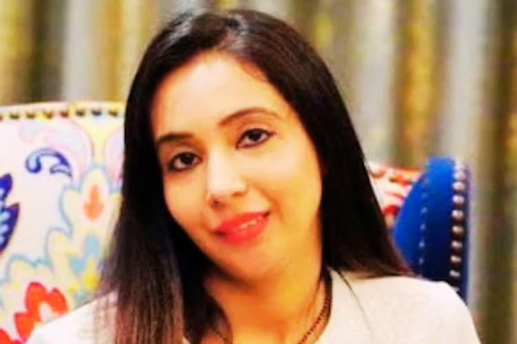 अभिषेक बनर्जी की पत्नी रुजिरा की बढ़ी मुश्किलें, 2 PAN कार्ड, 2 पिता और 2 देशों की नागरिकता?