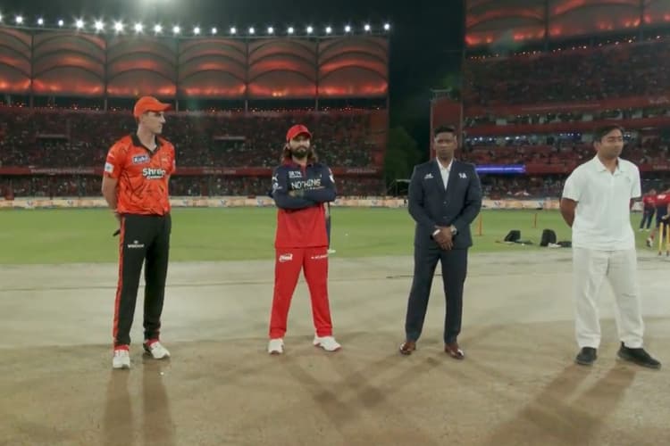 टॉस जीतकर पहले बल्लेबाजी करेगी हैदराबाद, RCB की टीम से जेकब बेथेल बाहर; देखें प्लेइंग-11