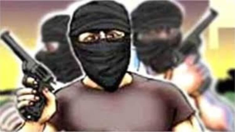 अररिया में टोटो लूट कांड का फरार आरोपी गिरफ्तार, नशीला पदार्थ खिलाकर करते थे वारदात
