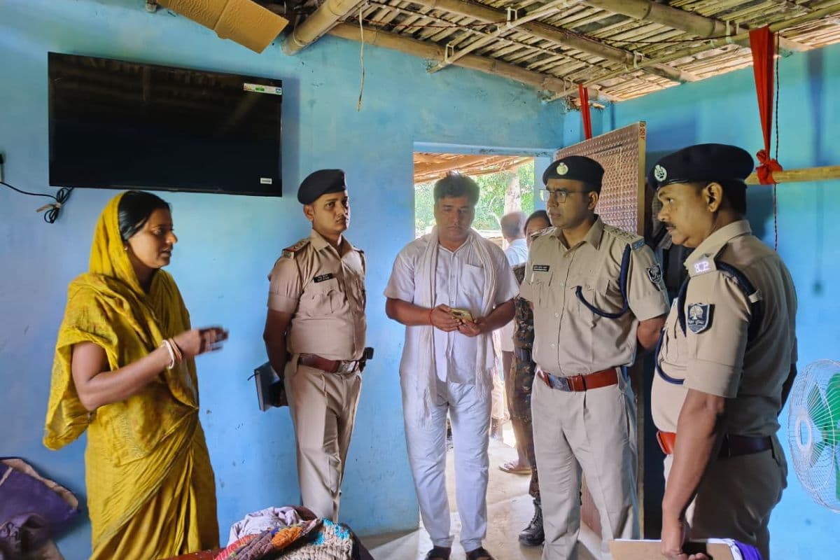सहरसा में एक माह की मासूम बेटी को छोड़ विवाहिता ने लगाई फांसी, परिवार में मचा कोहराम