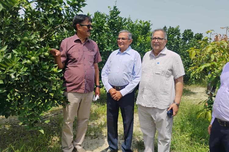 समस्तीपुर : "दोगुना रोजगार-दोगुनी आय" पर मंथन, उच्च स्तरीय समिति ने किया क्षेत्र भ्रमण