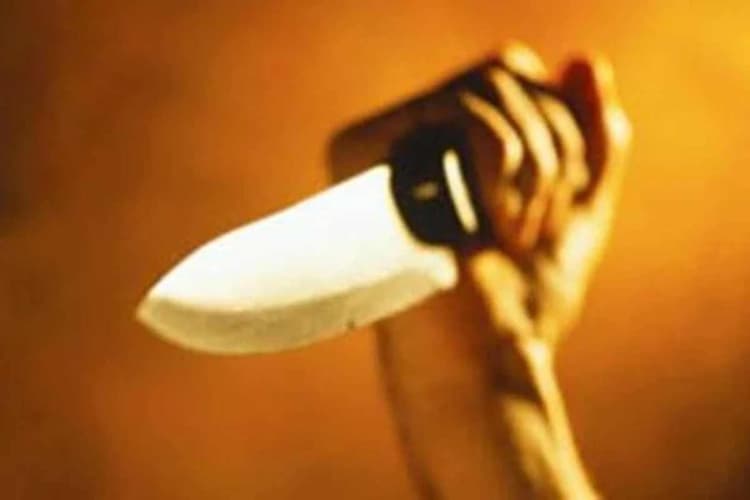 समस्तीपुर: परीक्षा दिलाकर लौट रहे युवक पर चाकू से हमला, बंदूक पकड़ने पर अपराधियों ने मारा चाकू