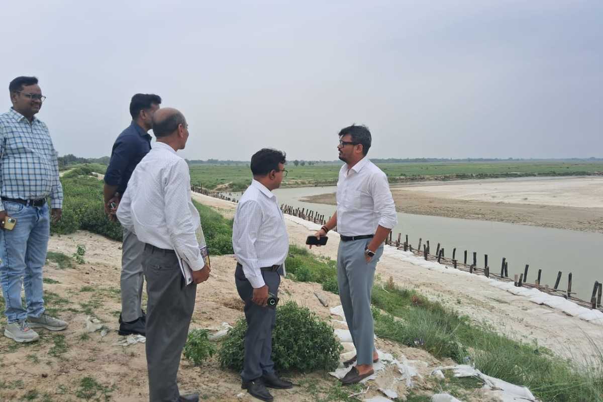 समस्तीपुर: मानसून से पहले नगर निगम ने नाला सफाई अभियान किया तेज, युद्धस्तर पर चल रहा काम