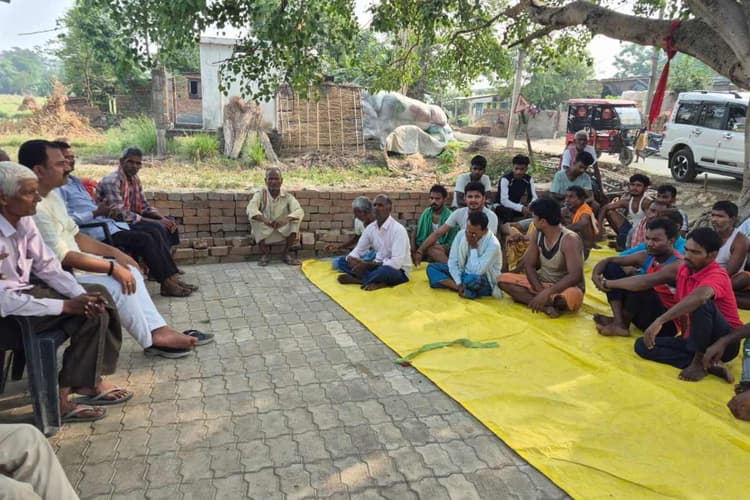 समस्तीपुर: शराब माफियाओं को डुमैनी गांव की खुली चुनौती, ग्रामीणों ने ली पूर्ण नशामुक्ति की शपथ