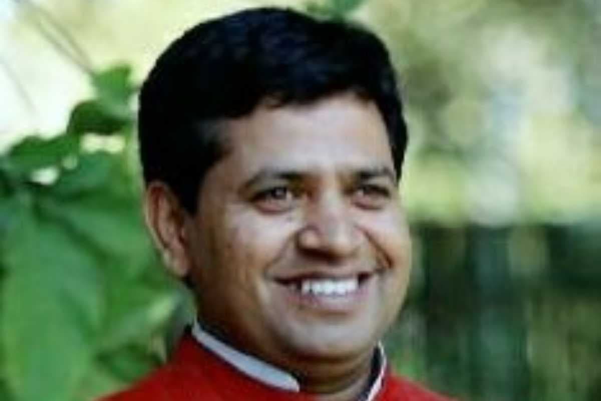 रोसड़ा पहुंचे युवा राजद अध्यक्ष, चेतन आनंद और सरकार पर लगाए गंभीर आरोप
