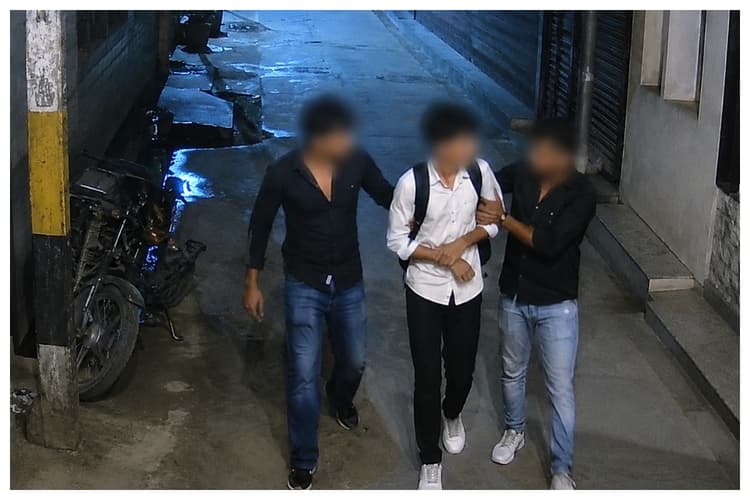 Samastipur News: काशीपुर मोहल्ला में छात्रों से मारपीट, बदमाशों को पुलिस ने दबोचा