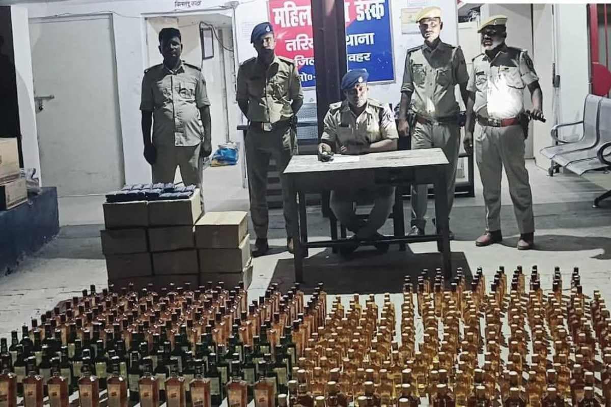 शिवहर : पुलिस की बड़ी कार्रवाई, झोपड़ी से 223.6 लीटर विदेशी शराब बरामद