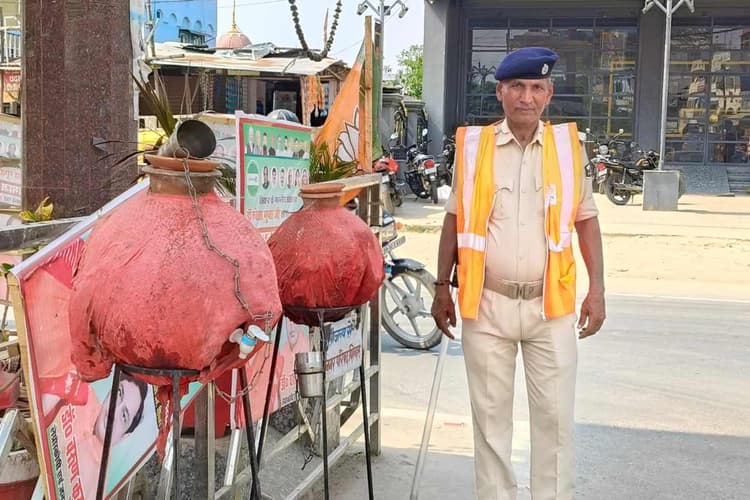 शिवहर: नगर सभापति का बड़ा कदम, लू और डिहाइड्रेशन से बचाने के लिए लगवाए वाटर बूथ