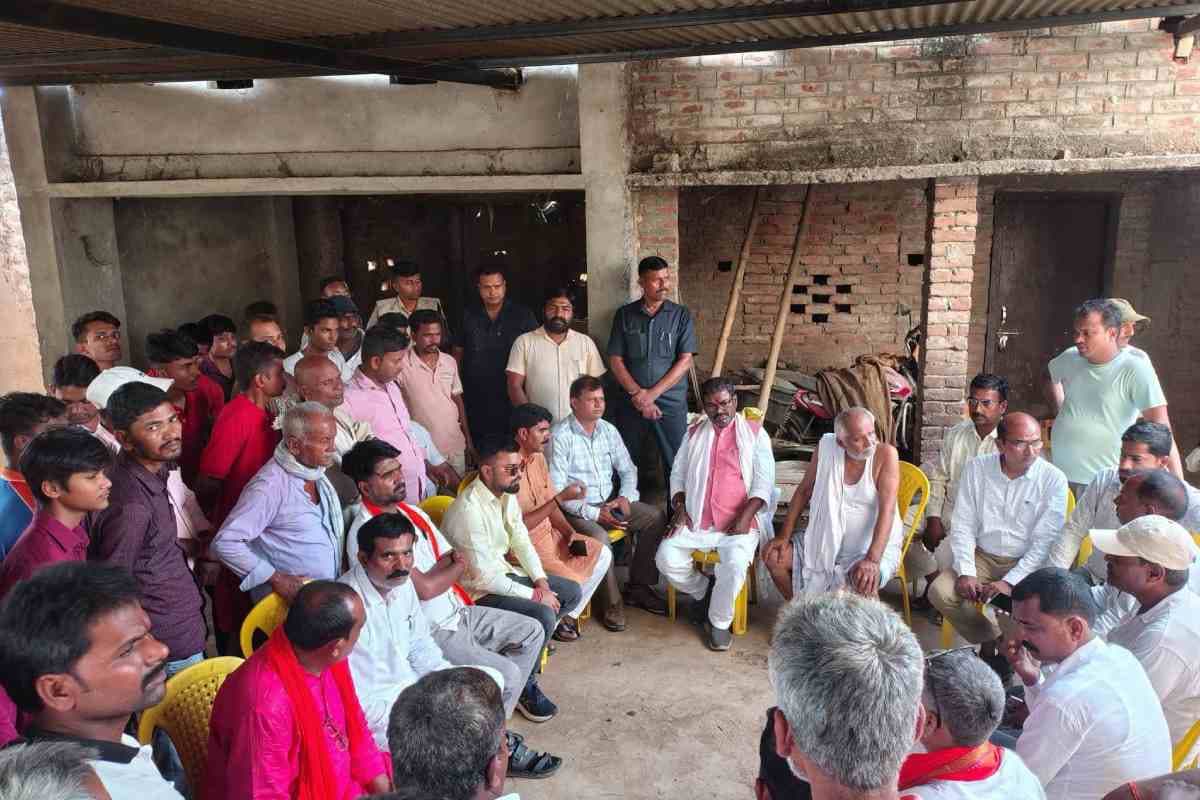 Sheohar: समोद साह के परिजनों से मिले वन मंत्री, हरसंभव सहायता देने का भरोसा